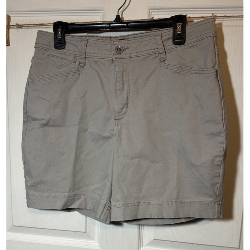 Lee Shorts Women’s Size 12 7in Inseam Stretch Chino Beige Pockets Platinum Label